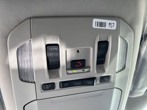 New 2026 Toyota Highlander Limited image 27