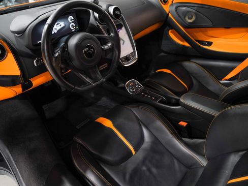 Used 2017 McLaren 570S Coupe RWD image 2