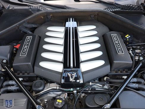 Used 2017 Rolls-Royce Dawn Convertible image 34