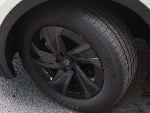 New 2026 Toyota C-HR AWD/4WD image 19