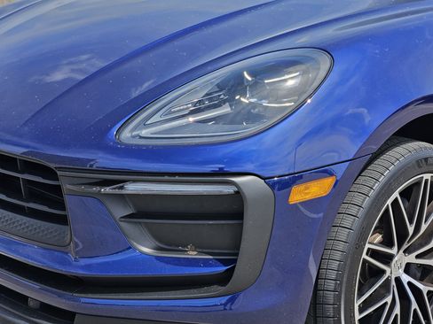 Certified 2025 Porsche Macan image 12