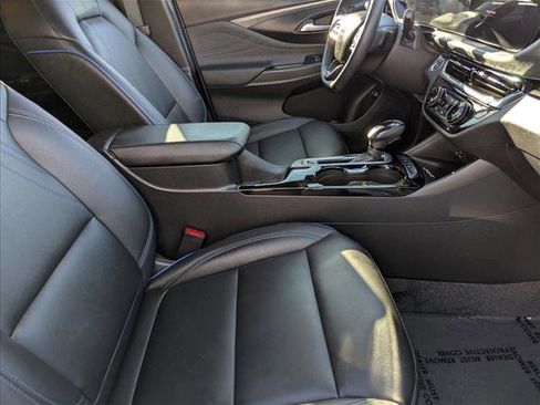 Used 2025 Buick Envista Sport Touring w/ Convenience I Package image 18