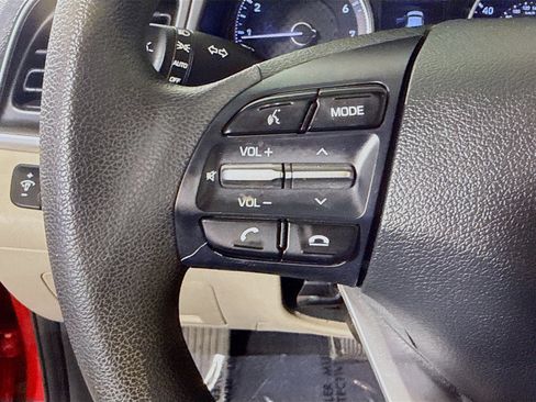 Used 2020 Hyundai Elantra SEL image 14