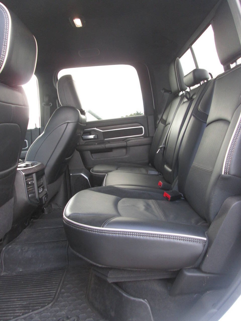 Used 2025 RAM 2500 Laramie AWD/4WD image 12