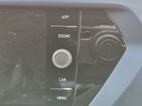 Used 2024 Volkswagen Taos SE image 22