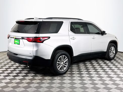 Used 2022 Chevrolet Traverse LT FWD image 8