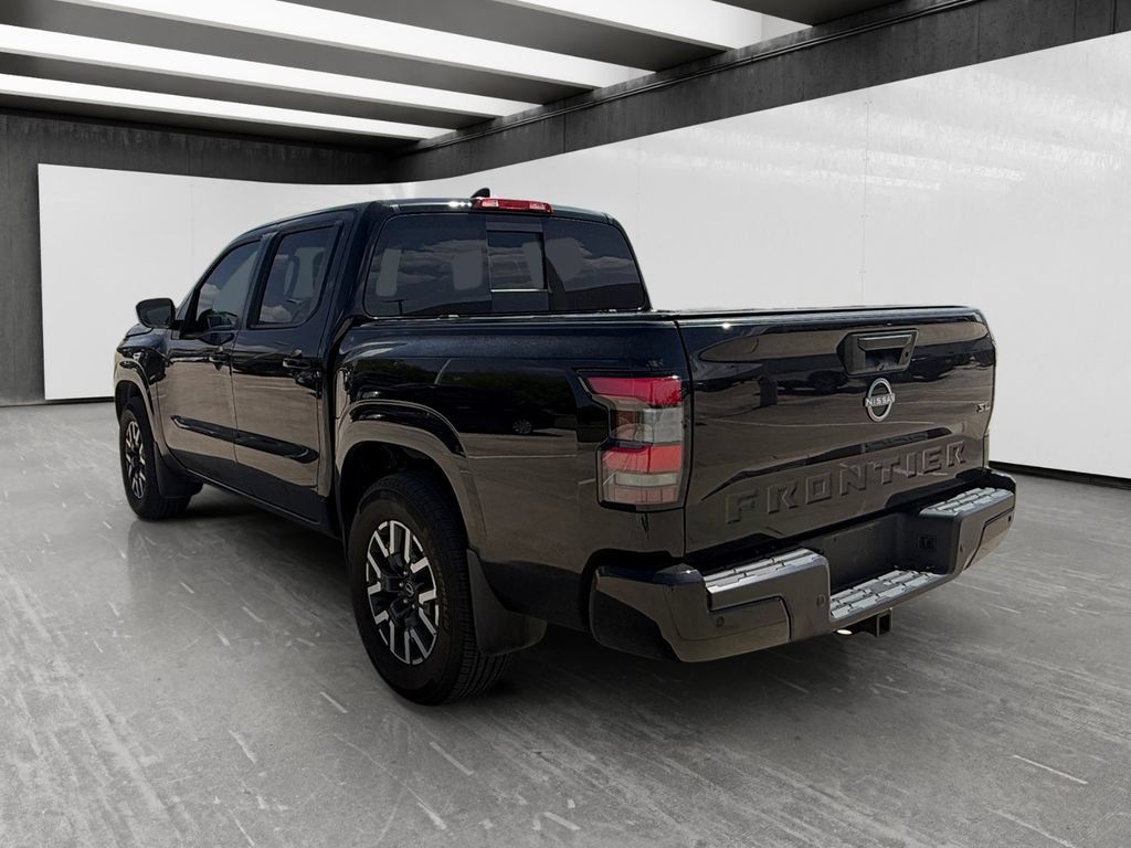 Used 2024 Nissan Frontier SL w/ Technology Package RWD image 3