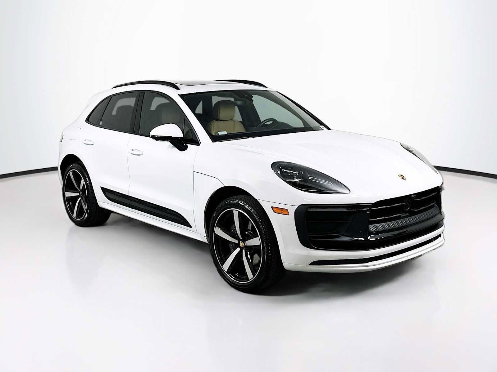 Certified 2026 Porsche Macan AWD/4WD image 7