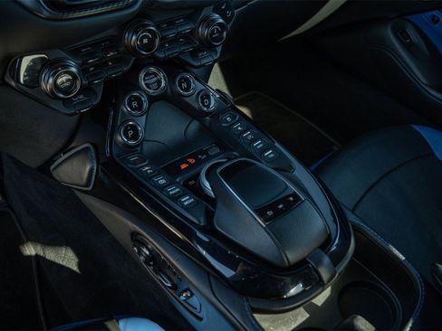 Used 2020 Aston Martin V8 Vantage Coupe image 26