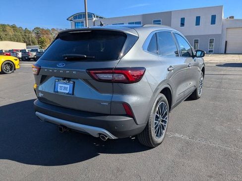 New 2026 Ford Escape SE w/ Class II Trailer Tow Package image 4