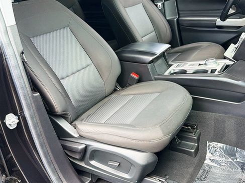 Used 2022 Ford Explorer XLT RWD image 17