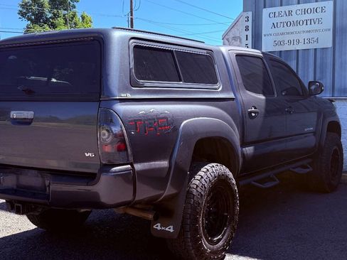 Used 2015 Toyota Tacoma TRD Pro AWD/4WD image 16