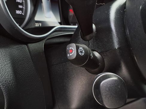 Used 2018 Mercedes-Benz GLC 300 GLC 300 w/ Premium Package image 15