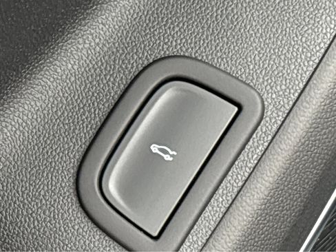 Used 2026 Chevrolet Traverse RS FWD image 28