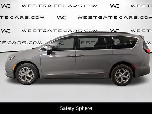 Used 2023 Chrysler Pacifica Limited w/ Uconnect Theater Family Group AWD/4WD image 5