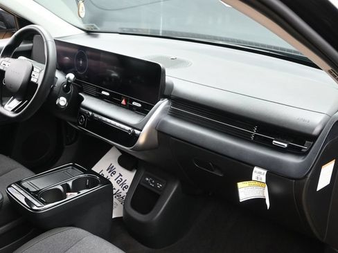 Used 2025 Hyundai Ioniq 5 SE RWD image 31