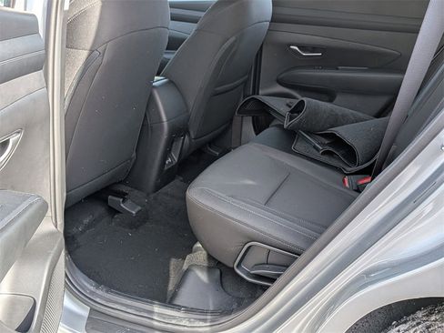Used 2025 Hyundai Tucson SE image 16