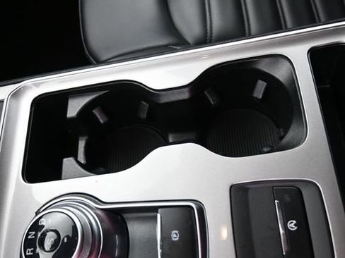 Used 2024 Ford Edge SEL image 16