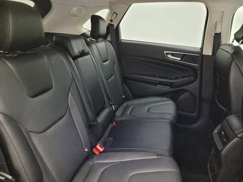 Used 2018 Ford Edge Titanium w/ Ford Safe & Smart Package image 19