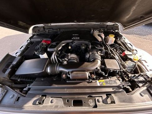 Used 2020 Jeep Gladiator Sport w/ Quick Order Package 24S image 29