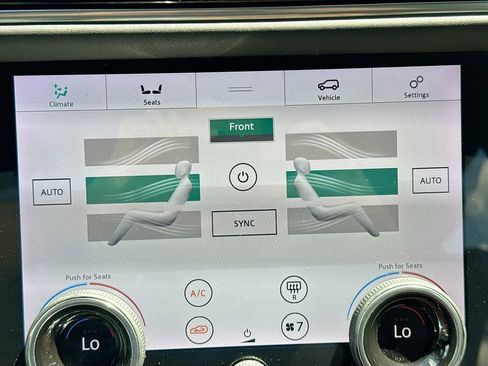 Used 2020 Land Rover Range Rover HSE image 17