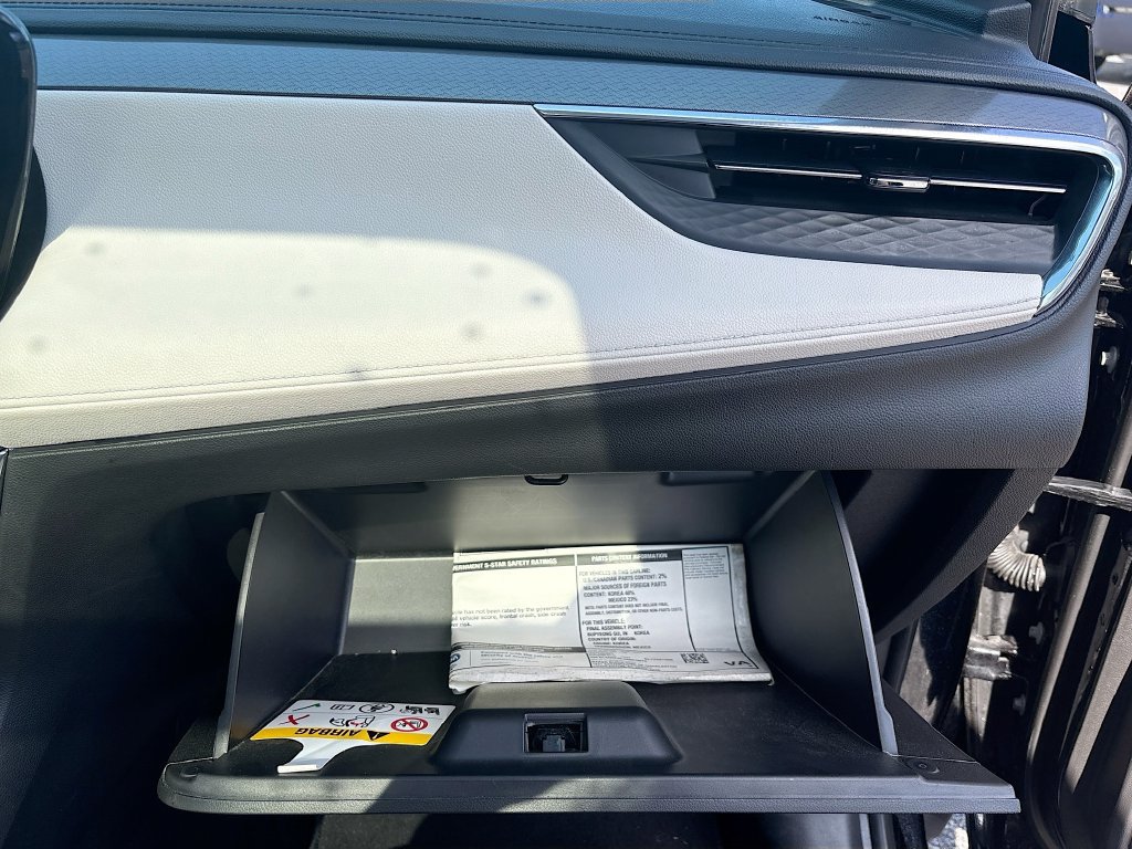Used 2025 Buick Encore GX Avenir w/ Avenir Technology Package FWD image 24