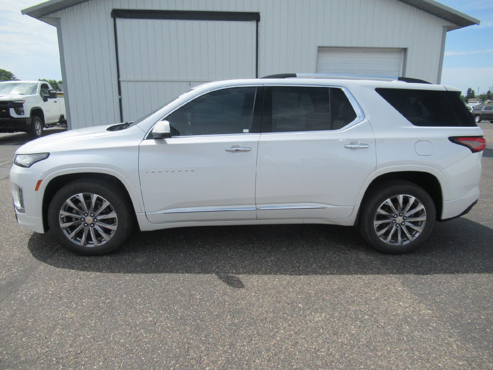 Certified 2022 Chevrolet Traverse Premier w/ LPO, Floor Liner Package AWD/4WD image 9
