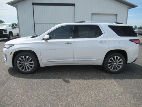 Certified 2022 Chevrolet Traverse Premier w/ LPO, Floor Liner Package AWD/4WD image 9