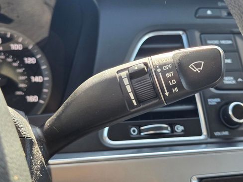 Used 2017 Hyundai Sonata SE FWD image 24