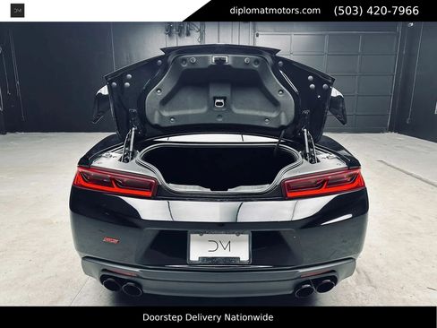 Used 2018 Chevrolet Camaro SS RWD image 90