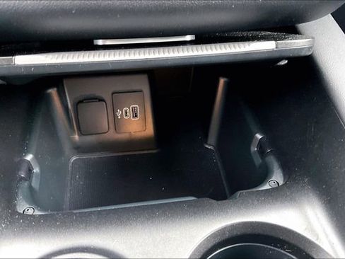 Used 2025 Ford Explorer ST-Line image 24