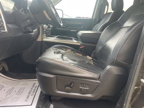 Used 2014 RAM 1500 Laramie w/ Convenience Group image 7