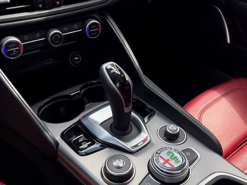 Used 2023 Alfa Romeo Giulia Veloce image 31