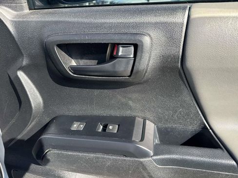 Used 2022 Toyota Tacoma 2WD Double Cab image 22