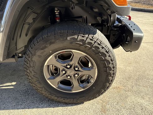 Used 2020 Jeep Gladiator Rubicon image 15