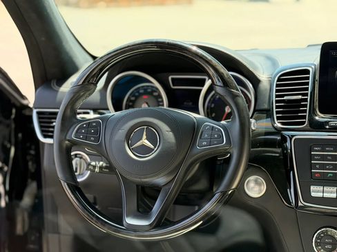Used 2017 Mercedes-Benz GLS 550 4MATIC image 32