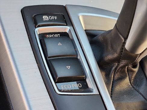 Used 2018 BMW X4 M40i image 25