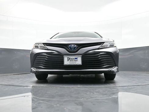 Certified 2019 Toyota Camry LE image 27