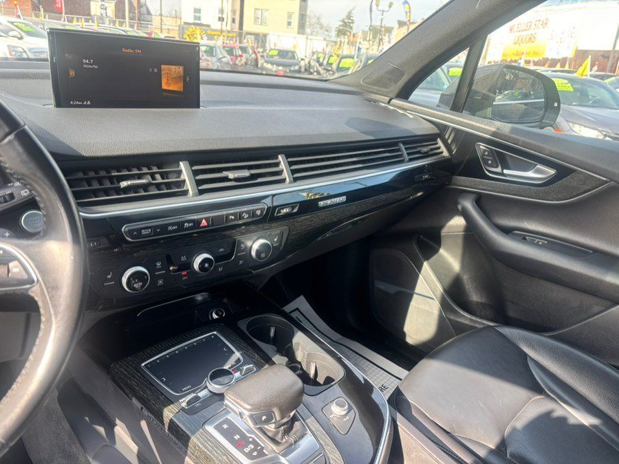 Used 2017 Audi Q7 3.0T Premium Plus AWD/4WD image 24