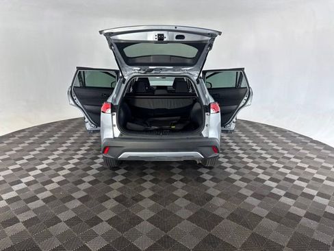 Used 2023 Toyota Corolla Cross LE w/ Moonroof Package AWD/4WD image 18