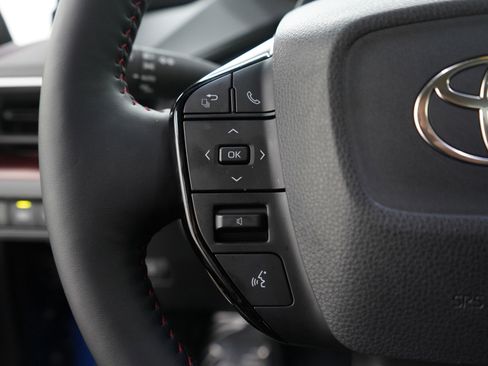 Used 2025 Toyota Prius Plug-In Hybrid image 24