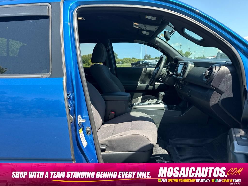 Used 2017 Toyota Tacoma TRD Sport w/ Tow Package RWD image 9