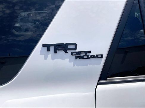 Used 2024 Toyota 4Runner TRD Off-Road Premium w/ Moonroof Package AWD/4WD image 31