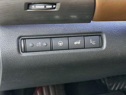 Used 2022 Nissan Pathfinder Platinum w/ Cargo Package FWD image 17