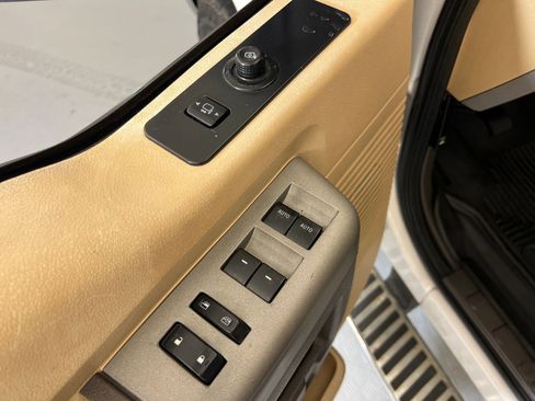 Used 2016 Ford F250 Lariat w/ Chrome Package image 11