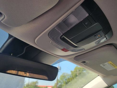 Used 2023 Kia Sorento EX image 9