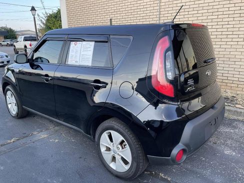 Used 2016 Kia Soul FWD image 3