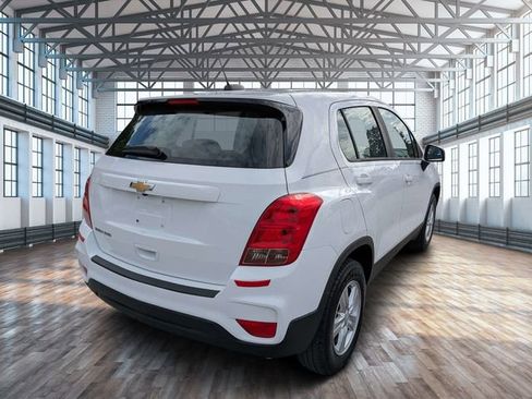 Used 2019 Chevrolet Trax LS AWD/4WD image 4