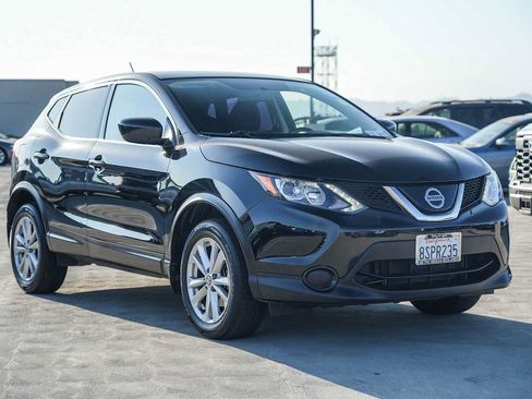 Used 2019 Nissan Rogue Sport S w/ Appearance Package FWD image 5