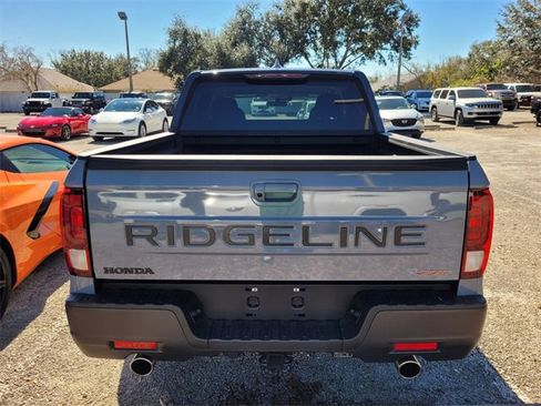 Used 2025 Honda Ridgeline Sport image 6